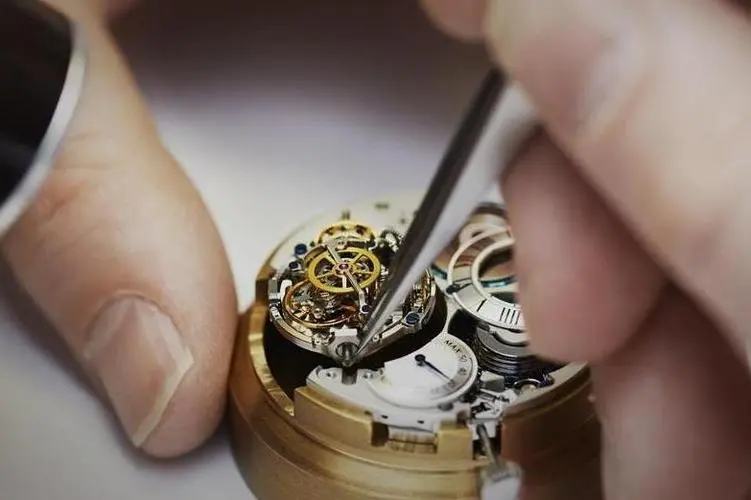 武汉劳力士官方指定售后维修中心费用价目表